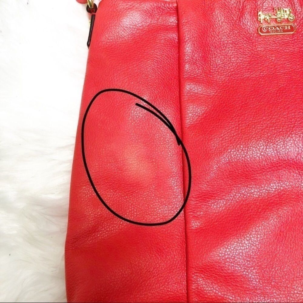 Coach | Coral Hobo Pebble Leather Hand Bag - Picture 6 of 7